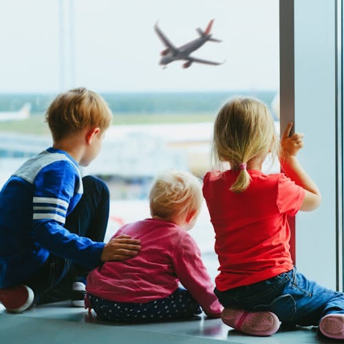 children plane watching 
