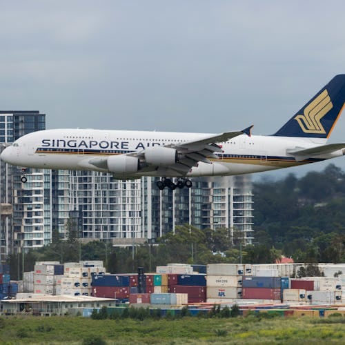 Singapore airlines landing 