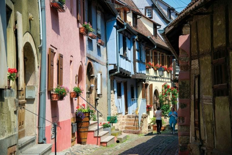 The quaint winding streets of Riquewihr
