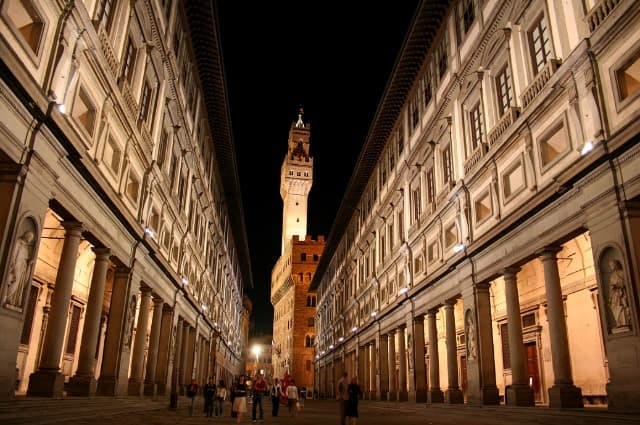 Outside shot of the Uffizi Gallery in Florence