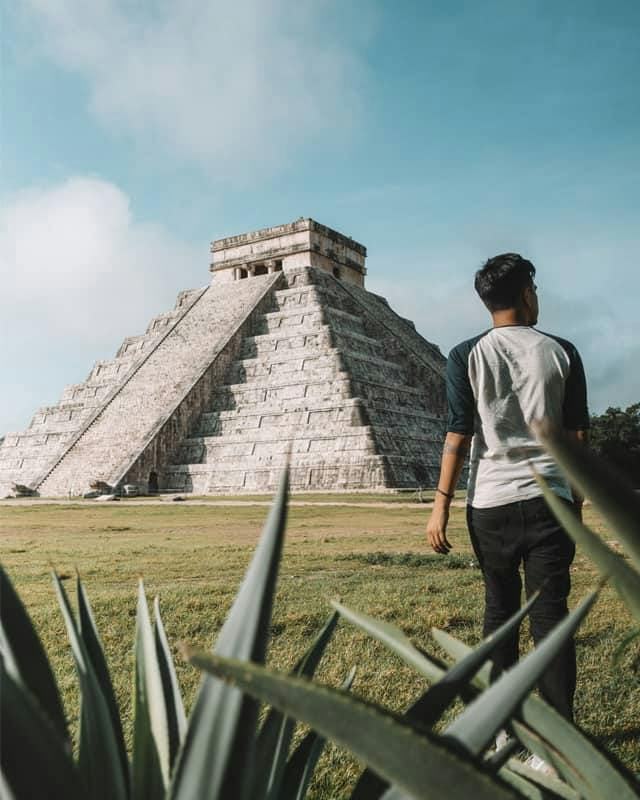Picture of an aztec temple