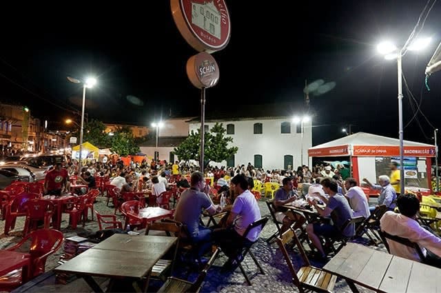 Group of people enjoying nightlife at Portal da Copa
