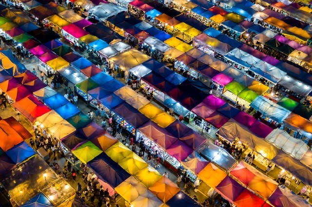 Rot Fai Train Night Market, Thailand