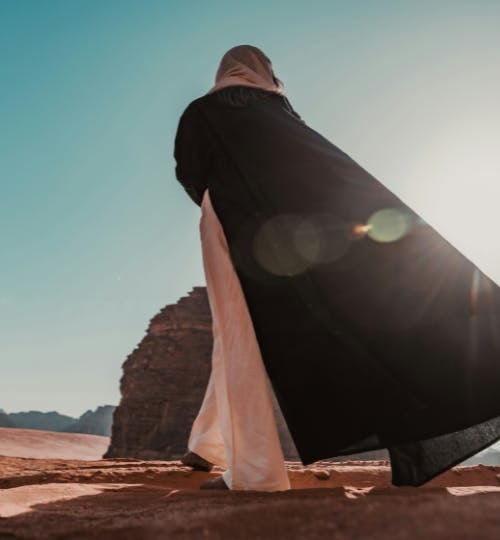 Woman wearing modest clothing while in Saudi Arabia